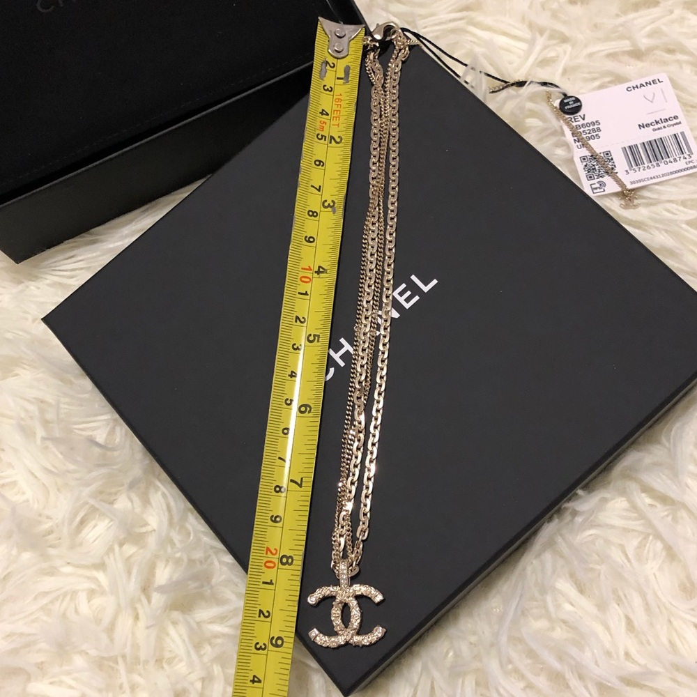 Chanel Necklace (Free Dior lip glow) - Picture 5 of 16